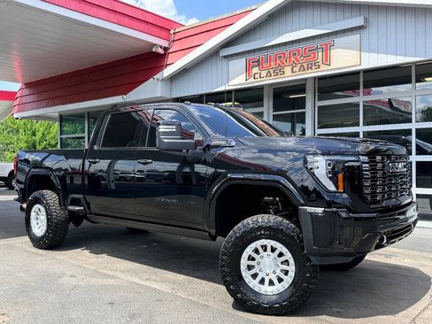 Used 2025 GMC Sierra 2500 Denali Ultimate w/ Max Trailering Package AWD/4WD image 2