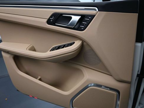 Certified 2026 Porsche Macan S AWD/4WD image 25