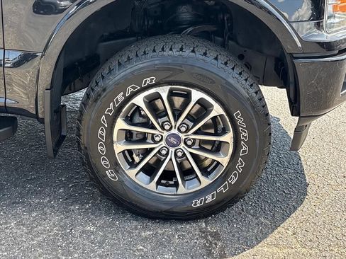 Used 2019 Ford F150 XLT w/ Equipment Group 302A Luxury AWD/4WD image 10