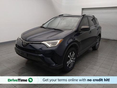 Used 2018 Toyota RAV4 LE image 1