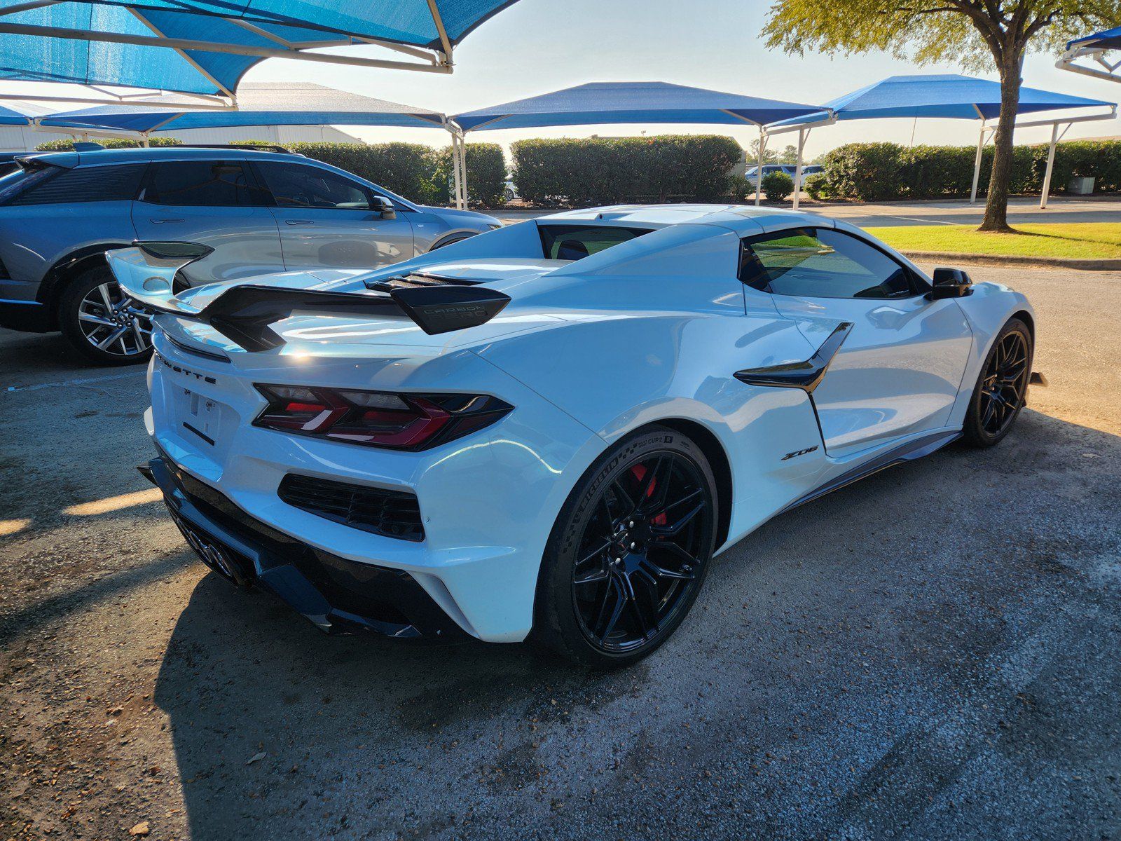 Used 2023 Chevrolet Corvette Z06 w/ Z07 Performance Package RWD image 4