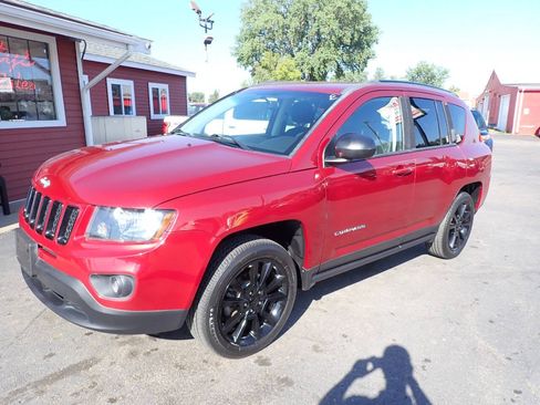 Used 2013 Jeep Compass Latitude AWD/4WD image 3