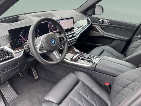 Used 2026 BMW X5 xDrive50e w/ M Sport Package image 19