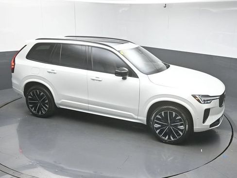 Used 2026 Volvo XC90 B6 Ultra w/ Protection Package Premier AWD/4WD image 43