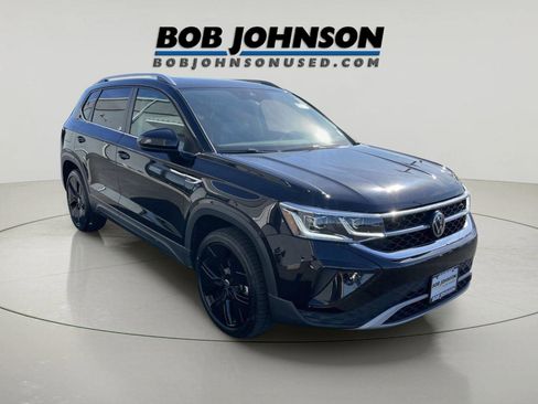 Used 2023 Volkswagen Taos SEL AWD/4WD image 1