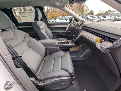 New 2025 Volvo EX90 Ultra w/ Protection Package Premier image 23