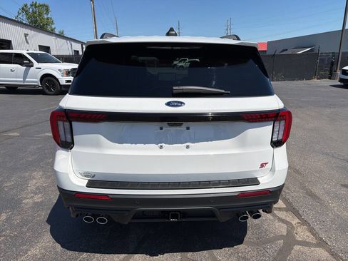 Used 2025 Ford Explorer ST AWD/4WD image 10
