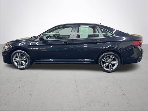 Used 2024 Volkswagen Jetta SE image 3