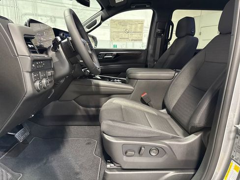 New 2026 Chevrolet Suburban LS w/ Max Trailering Package AWD/4WD image 24