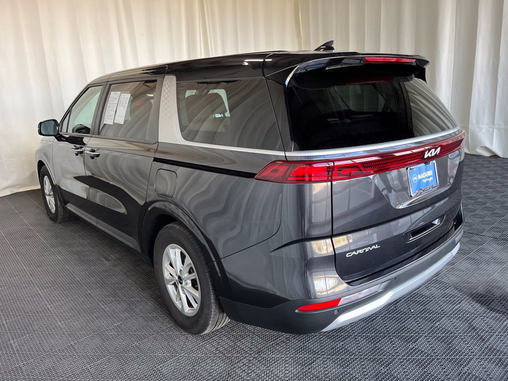 Used 2024 Kia Carnival LX FWD image 29