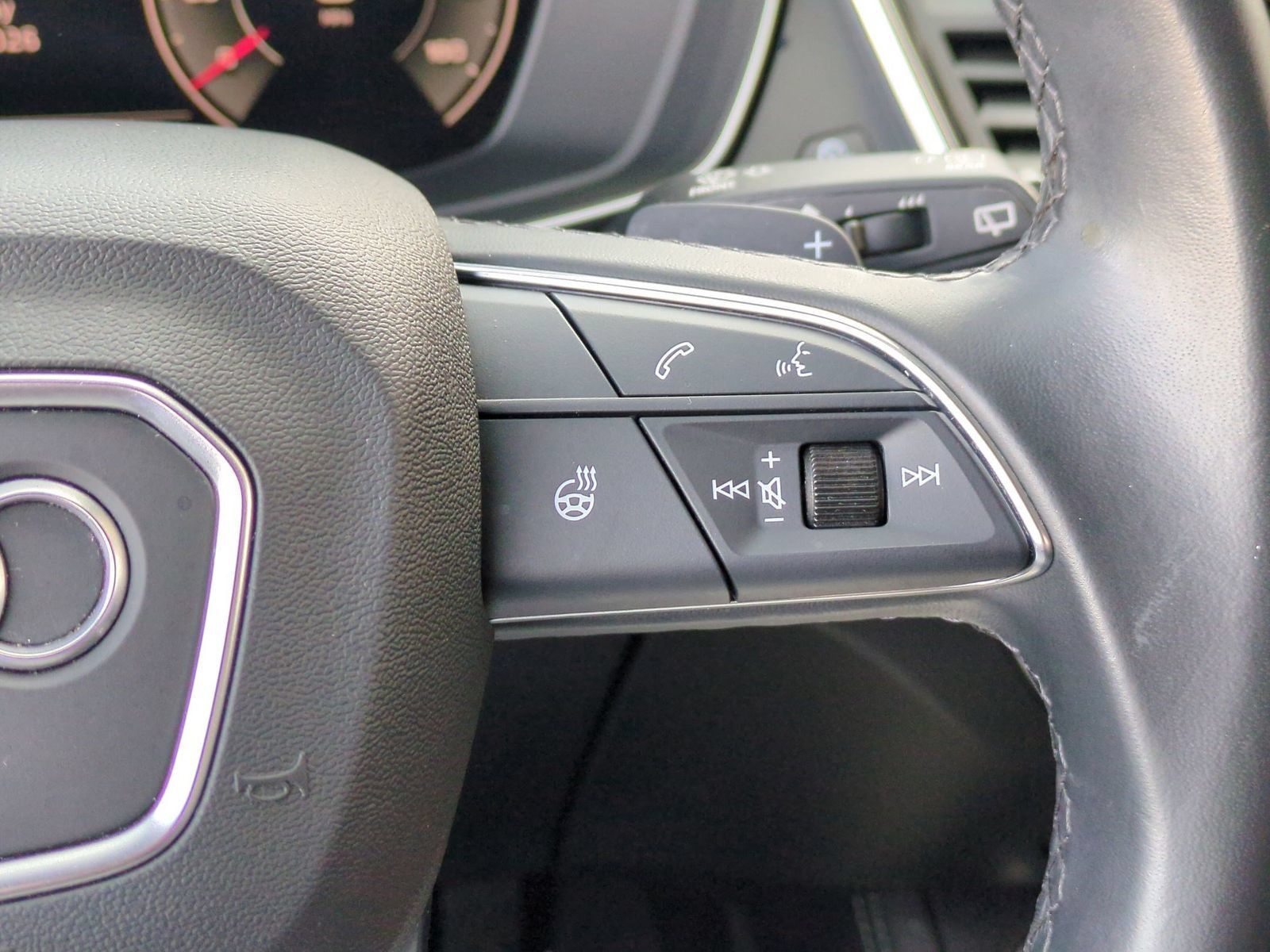 Used 2023 Audi Q5 2.0T Premium Plus w/ Premium Plus Package AWD/4WD image 11