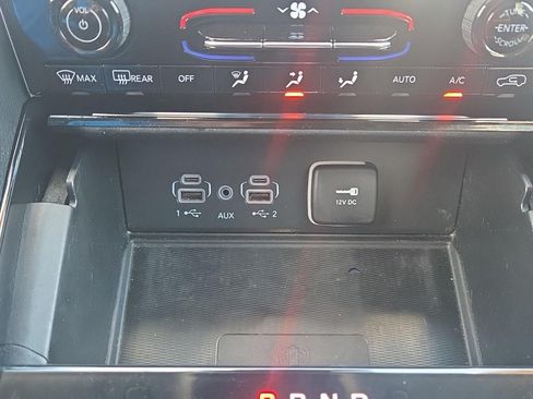 Used 2023 Jeep Grand Cherokee L Laredo w/ Luxury Tech Group I AWD/4WD image 15