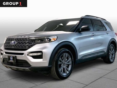 Used 2021 Ford Explorer XLT w/ Equipment Group 202A image 1