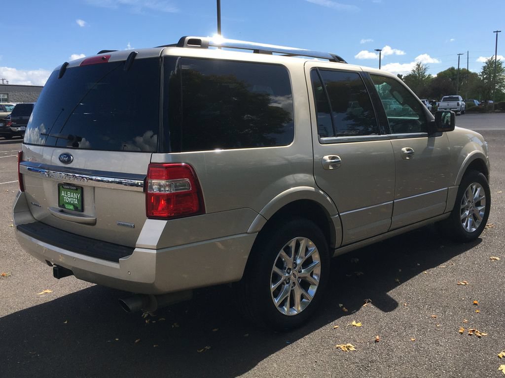 Used 2017 Ford Expedition Limited w/ Equipment Group 301A AWD/4WD image 8