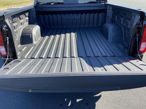 New 2025 GMC Sierra 1500 Elevation image 11