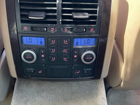 Used 2004 Volkswagen Touareg V8 AWD/4WD image 19