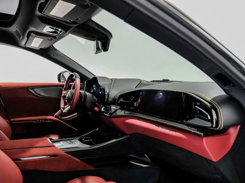 Used 2024 Ferrari Purosangue image 9