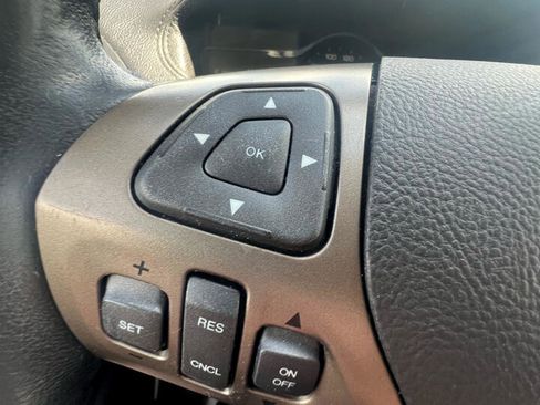 Used 2011 Lincoln MKX AWD w/ Sight & Sound Pkg image 18