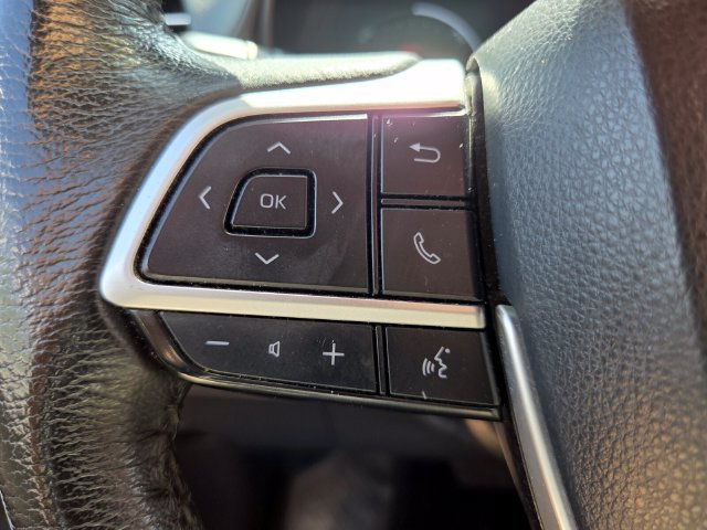 Used 2023 Toyota Sienna XLE FWD image 33