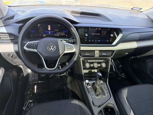 Certified 2024 Volkswagen Taos SE w/ Panoramic Sunroof Package FWD image 19