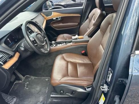 Used 2023 Volvo XC90 B6 Plus image 6