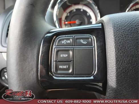 Used 2016 Dodge Grand Caravan SE FWD image 27