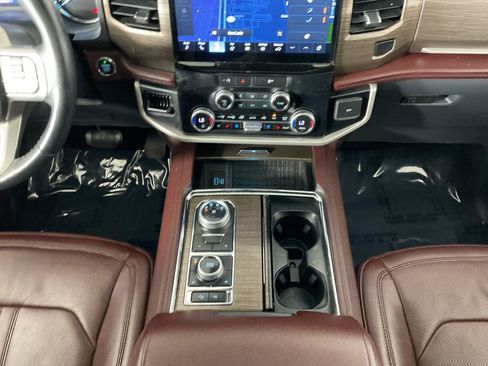 Used 2024 Ford Expedition Limited AWD/4WD image 15