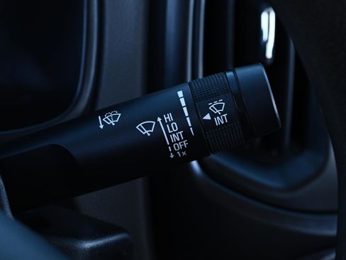 Used 2017 GMC Canyon 2WD Crew Cab w/ Convenience Package image 40