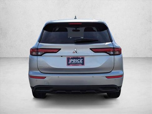Used 2023 Mitsubishi Outlander ES image 5