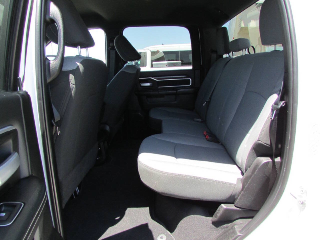 Used 2024 RAM 3500 SLT AWD/4WD image 29
