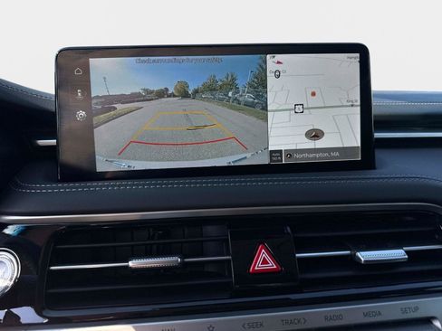 Used 2025 Genesis G70 2.5T image 25