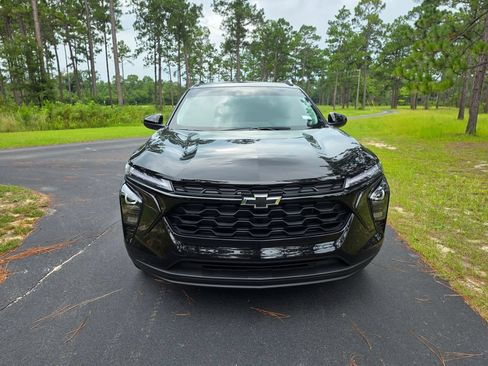 New 2026 Chevrolet Trax LT w/ Sunroof Package FWD image 8
