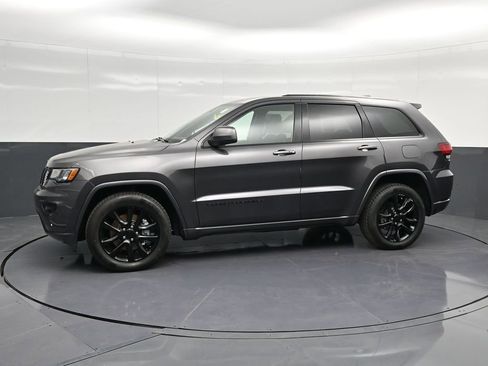 Used 2021 Jeep Grand Cherokee Laredo X image 7