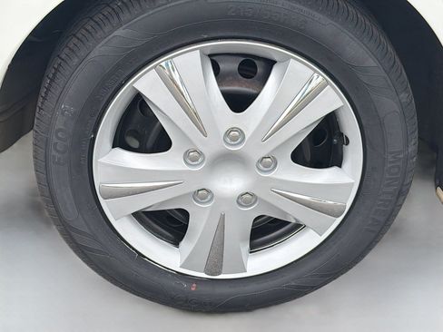 Used 2017 Honda Civic LX image 9