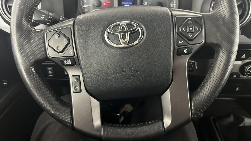 Used 2016 Toyota Tacoma TRD Sport w/ Towing Package AWD/4WD image 21