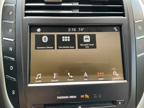 Used 2019 Lincoln MKC Select w/ Select Plus Package AWD/4WD image 19