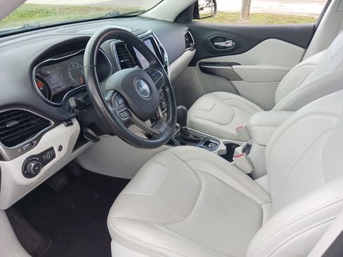 Used 2020 Jeep Cherokee Limited FWD image 9