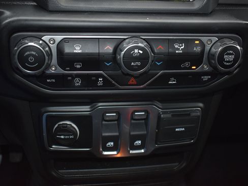 Used 2021 Jeep Wrangler Sport S image 28