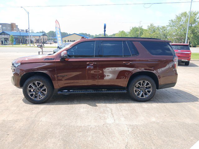 Used 2023 Chevrolet Tahoe Z71 w/ Luxury Package AWD/4WD image 5
