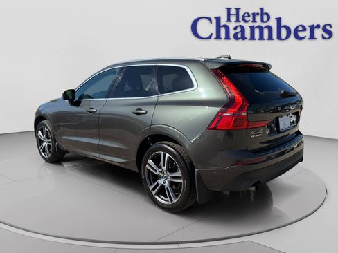 Used 2018 Volvo XC60 T5 Momentum w/ Vision Package AWD/4WD image 3