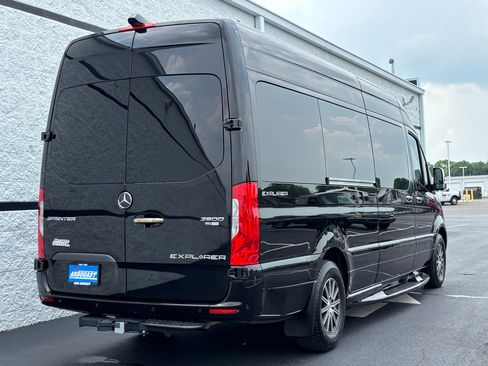 Used 2023 Mercedes-Benz Sprinter 2500 image 8