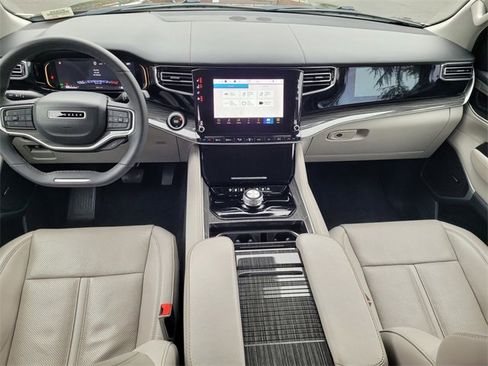 Used 2022 Jeep Wagoneer Series II image 10