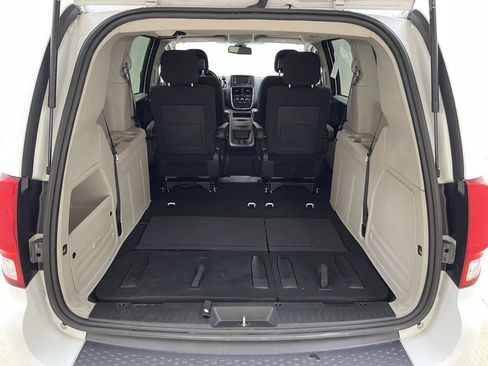 Used 2020 Dodge Grand Caravan SE w/ UConnect Hands-Free Group image 6