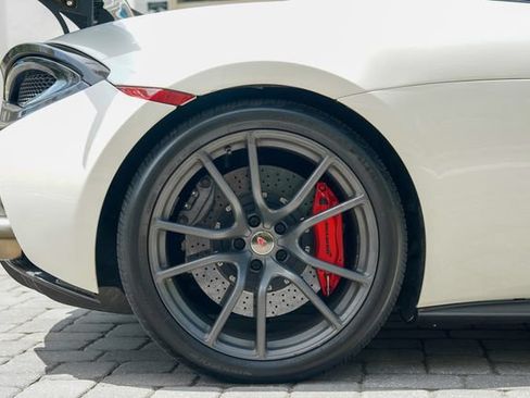 Used 2017 McLaren 570S Coupe RWD image 32