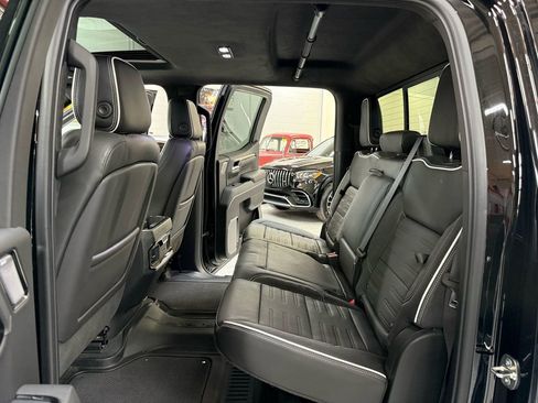 Used 2023 GMC Sierra 1500 AT4X image 16