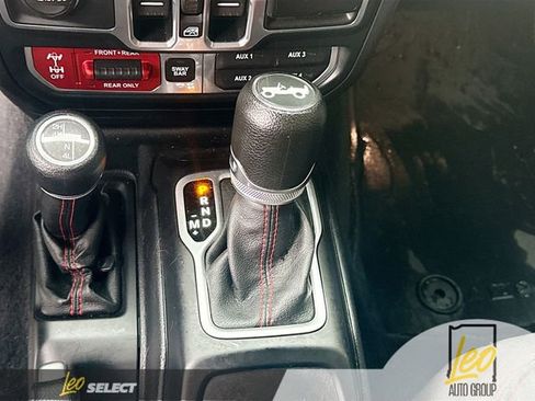 Used 2018 Jeep Wrangler Unlimited Rubicon w/ Cold Weather Group AWD/4WD image 17