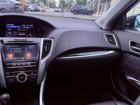 Used 2018 Acura TLX image 40