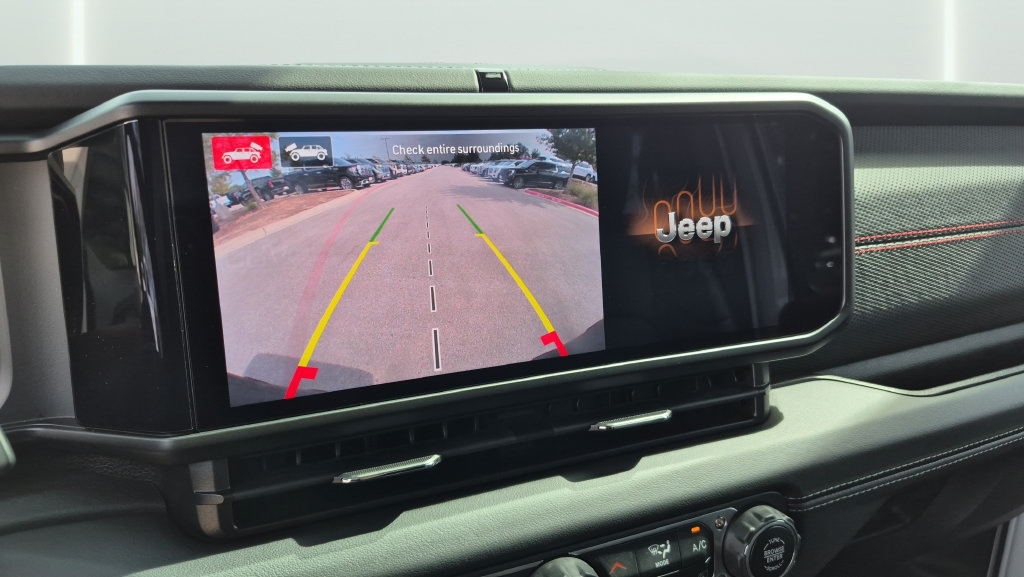 Used 2025 Jeep Wrangler Unlimited Rubicon AWD/4WD image 18