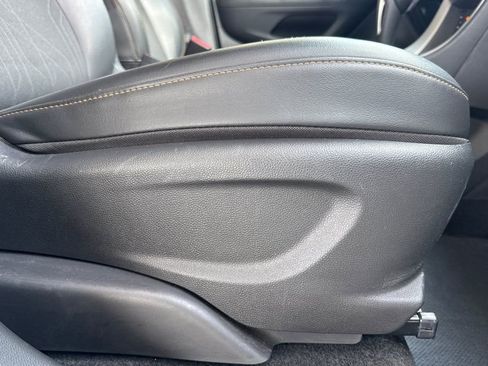 Used 2018 Chevrolet Trax LT w/ LT Convenience Package image 26