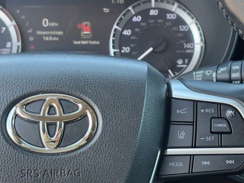 Used 2023 Toyota Highlander LE image 20